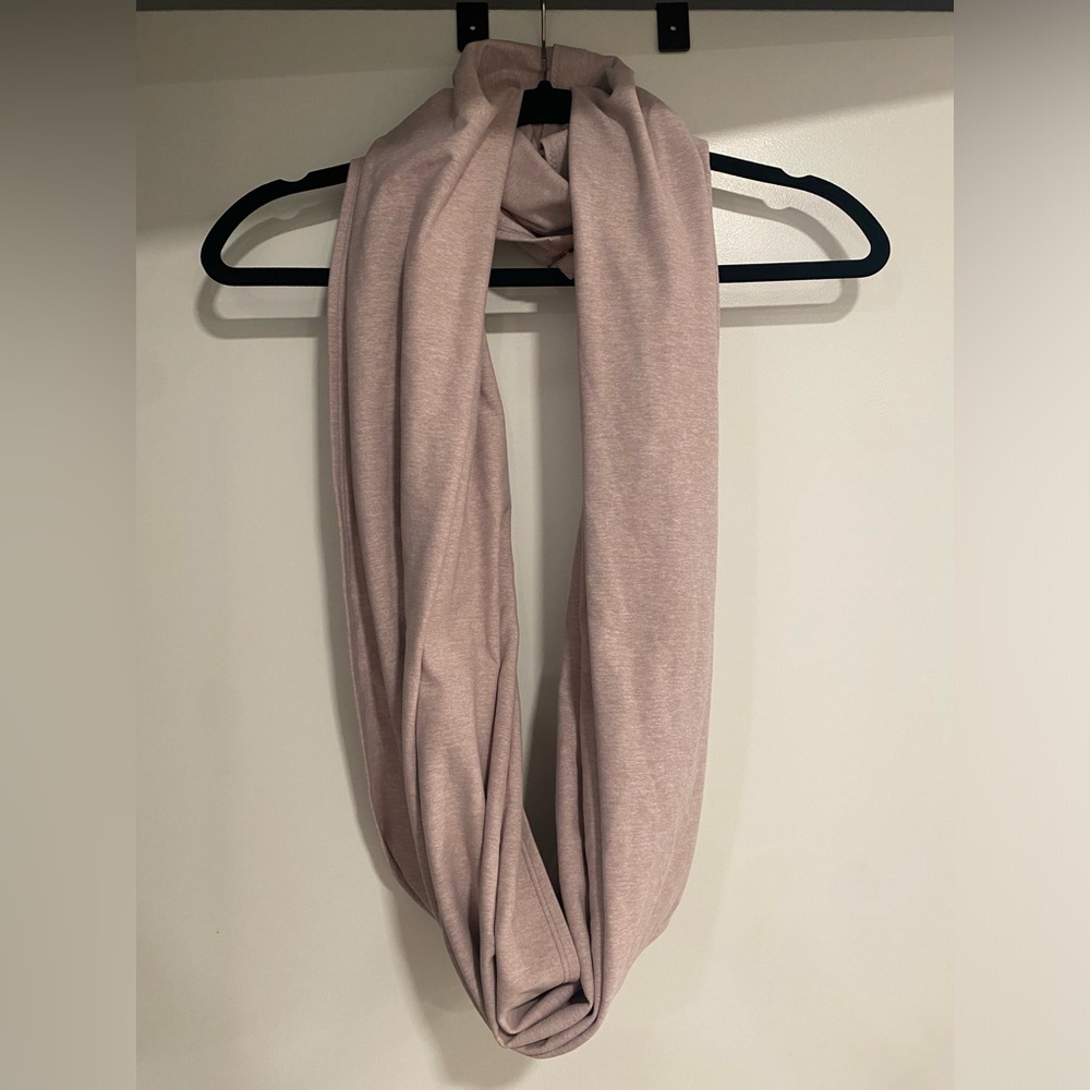 Lululemon infinity scarf